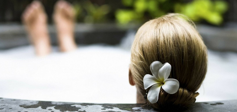 Immerse yourself in the water for deep relaxation